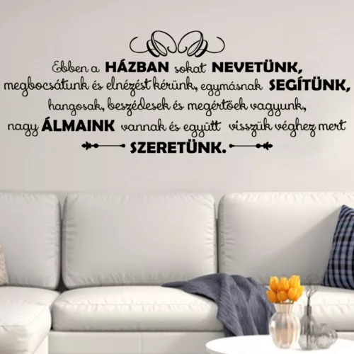 Ebben a házban sokat nevetünk – fekvő inspiráló idézet falmatrica