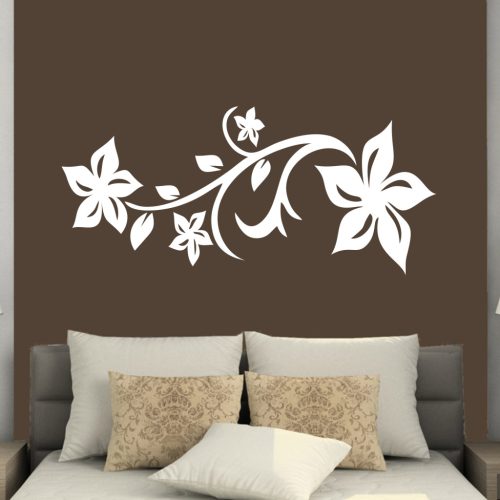Indás virág falmatrica – Elegáns és varázslatos fali dekoráció hálószobába