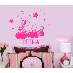 Unicornis felhőn alszik névvel falmatrica