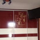 Paci az ablakban, gyerekszoba falmatrica