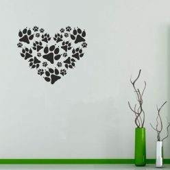 Kutya mancsok szívben falmatrica