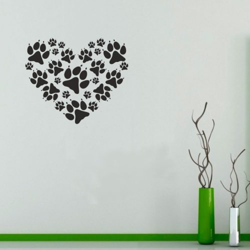 Kutya mancsok szívben falmatrica