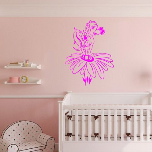 Paci virágon gyerekszoba falmatrica