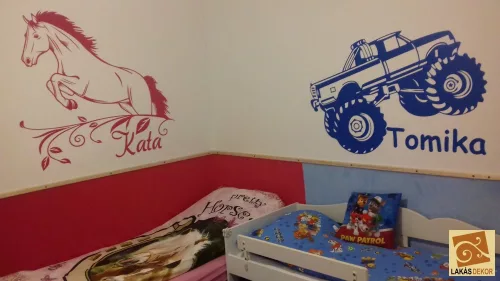 Ugró Ló Gyerekszoba Falmatrica – Egyedi dekoráció névvel