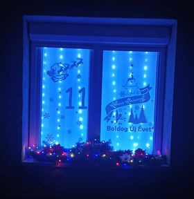 Karácsonyi ablakmatrica – „Kellemes Karácsonyt és Boldog Új Évet!” felirattal