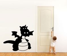 Sárkány bébi gyerekszoba falmatrica 2