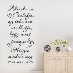Akinek van családja – idézetes falmatrica (1. változat)