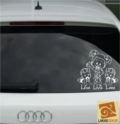 Kislány 2 babykislánnyal autósmatrica