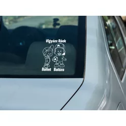 Fiú Nagyfiúval Vigyázz ránk felirattal