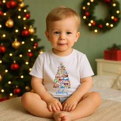   Karácsonyi Autós Baba Póló Névvel – Ünnepi Verdás Mintával