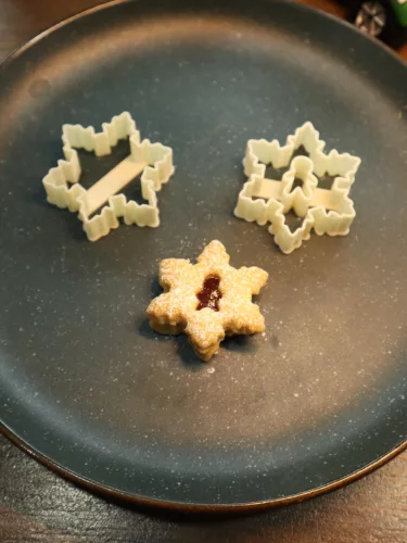 Hópehely Mézi alakú belsővel linzer süti kinyomó forma