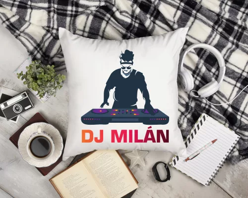 1. Dj egyedi párna saját névvel