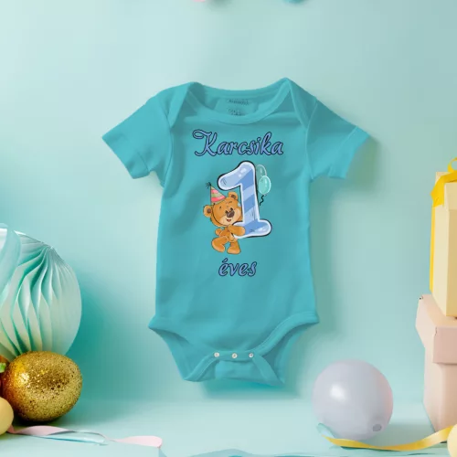 Macis 1 éves szülinapi fiús baba body névvel (3.változat)
