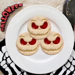 Halloween koponyás linzer kiszúró – sütikinyomó