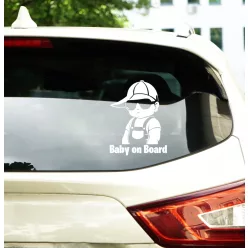   Menő sapkás „Baby on Board” autósmatrica – vagány kisfiú figurával