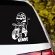 Menő biciklis kisfiú autósmatrica – napszemüveges, sportos stílus