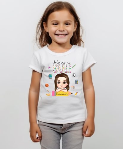 Irány a suli – Személyre szabható lányka póló névvel és iskolás mintával