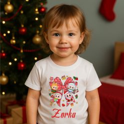   Karácsonyi baba póló névvel – masnis, édes Labubu figurás minta