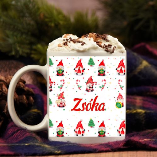 Karácsonyi manós bögre névvel – Egyedi dizájn