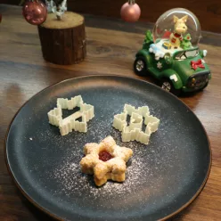   Hópehely Grinch alakú belsővel linzer süti kinyomó forma