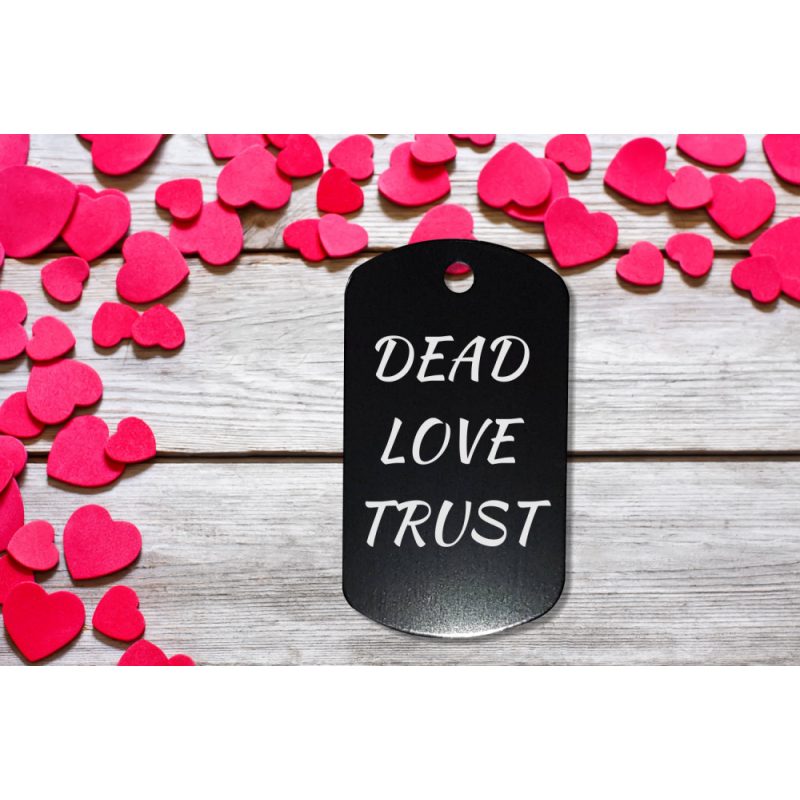 DEAD LOVE TRUST kulcstartó