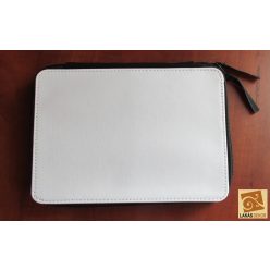 Egyedi töltött tolltartó sajátképpel