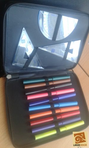 Egyedi töltött tolltartó sajátképpel