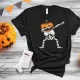 Halloween női póló – Csontváz tökfejjel dab pózban