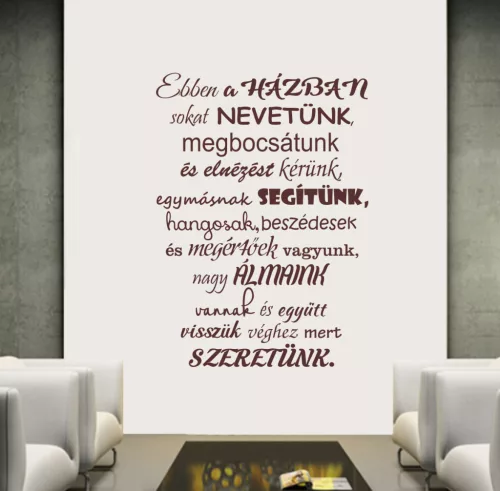 Ebben a házban sokat nevetünk – idézet falmatrica (3. változat)