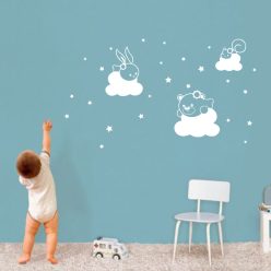 Kisállatok felhőn csillagokkal falmatrica (1.változat)
