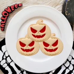   Halloween tökös linzer kiszúró – ijesztő sütikinyomó