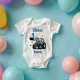 Traktoros szülinapi baba body – 100 % pamut, egyedi fotózási body