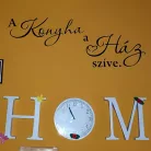 A Konyha a ház szíve Idézet falmatrica