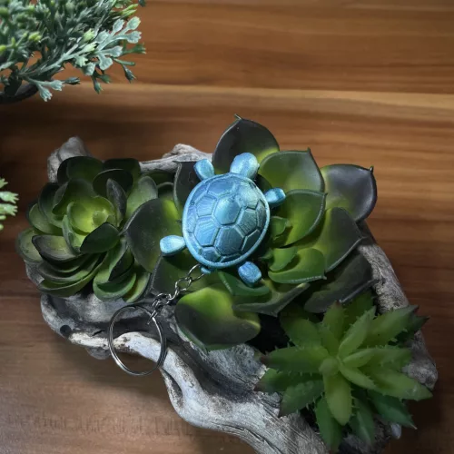 3D Nyomtatott Teknős Kulcstartó – Egyedi és Színes Kiegészítő