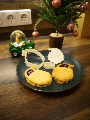Télapó alakú linzer süti kinyomó forma