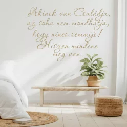 Akinek van családja – idézetes falmatrica (3. változat)
