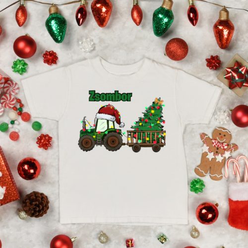 Traktoros karácsonyi gyerek póló – névvel, fenyőfával és ünnepi mintával