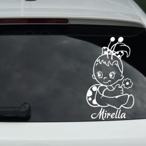 Egy gyerekes autósmatrica